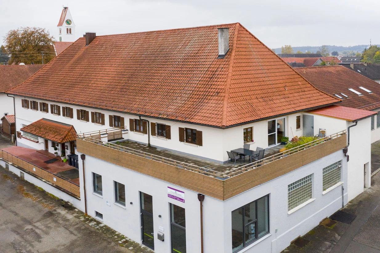 Außenansicht Kronenhof Intensivpflege WG Erkheim